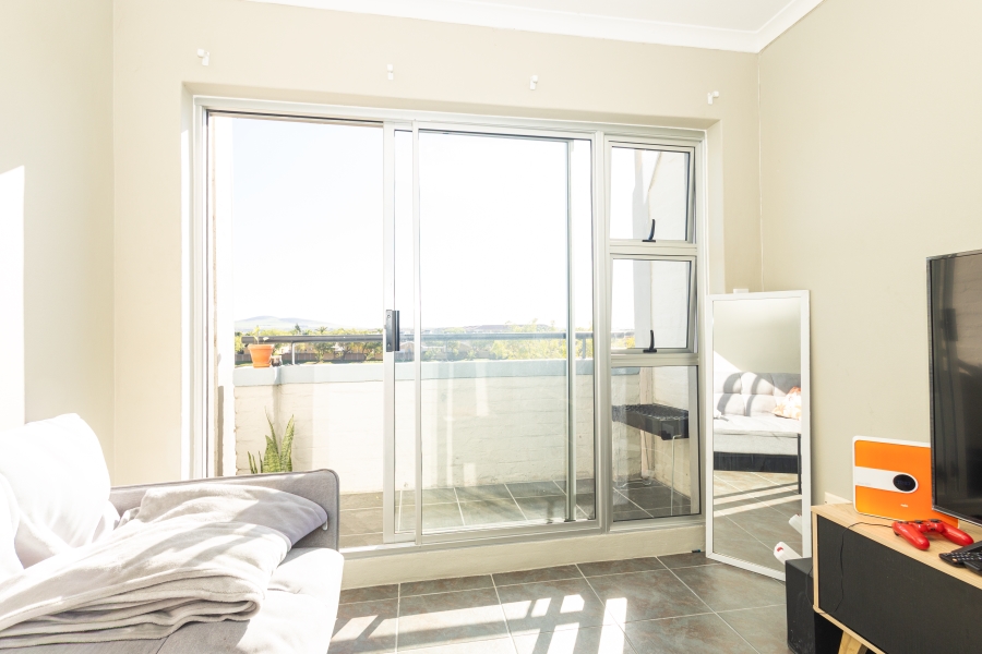 2 Bedroom Property for Sale in Uitzicht Western Cape